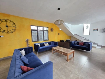 8 Bedroom House