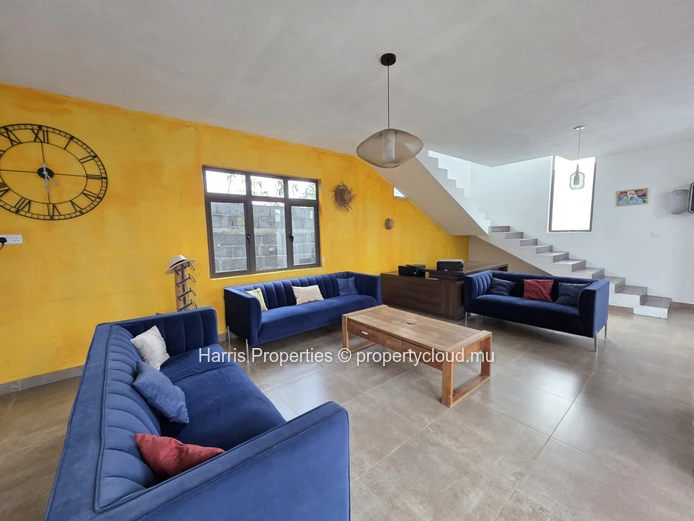 Grande et magnifique maison de 6 chambres avec deux studios à vendre