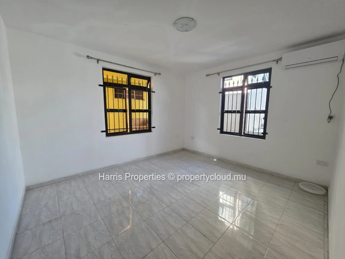 Unfurnished apartment for rent in Triolet 