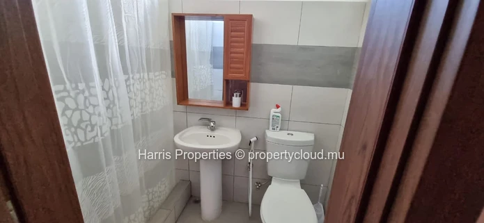 New modern duplex for rent in a secure residence with shared swimming pool in Pereybere