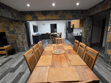 6 Bedroom Villa