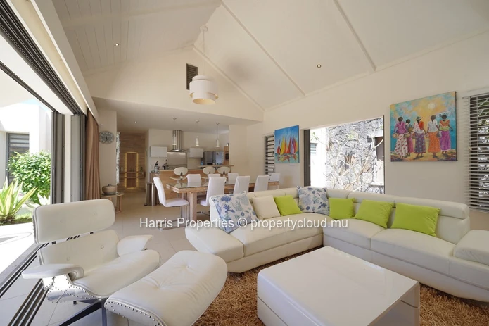 Exquisite RES villa for sale in a secure residential complex in the heart of Grand Baie