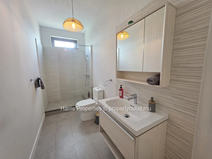 Appartement luxueux et superbement aménagé à vendre à Pereybere