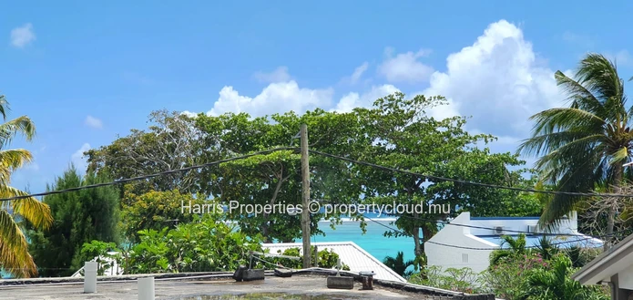 Modern & bright apartment on second floor for rent in Pereybere 