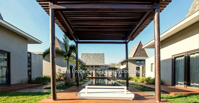 Sumptuous Balinese style villa for sale in Balaclava  