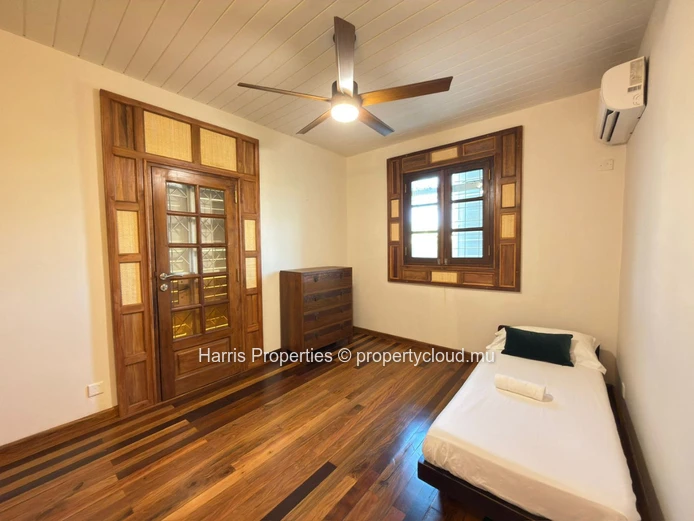 Beautiful single-story villa for rent in Bain Boeuf
