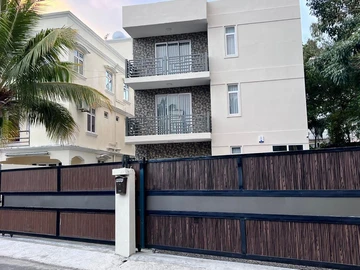 6 Bedroom Apartment