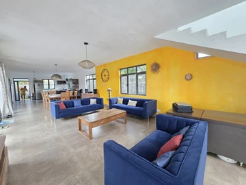 8 Bedroom House