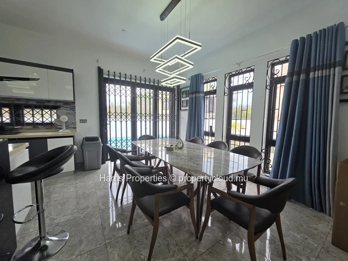 Villa moderne et luxueuse à vendre – Pereybere