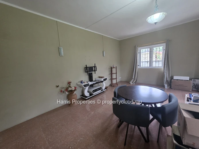 Grande maison individuelle à vendre dans un quartier sécurisé – Plaine des Papayes