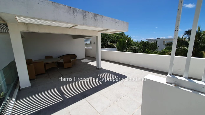 Beautiful penthouse with private rooftop for sale, in Cour Ambrée