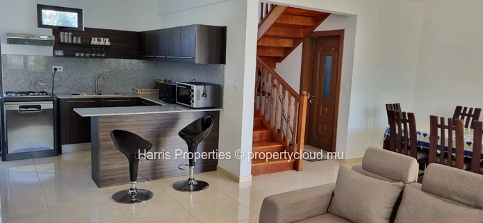 New modern duplex for rent in a secure residence with shared swimming pool in Pereybere