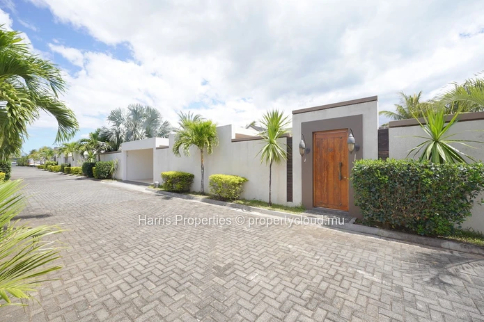 Exquisite RES villa for sale in a secure residential complex in the heart of Grand Baie