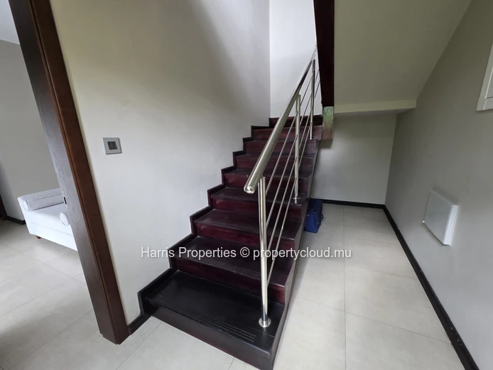 Cozy and luxurious villa for rent in a secure and calm residence in Pereybere 