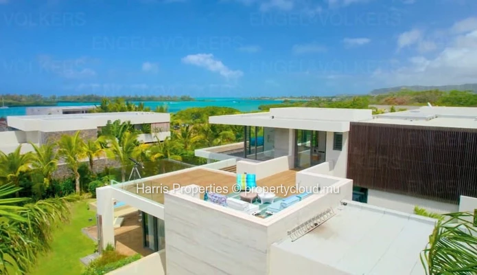 Stunning Luxury Villa for Sale – Golf Course Community, East