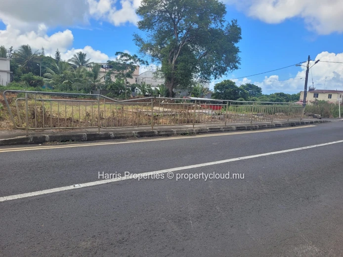 FOR SALE – Exceptional Commercial Lot in Belle Vue Maurel