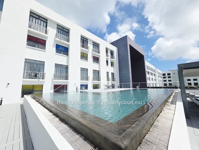 Magnifique duplex à vendre dans le prestigieux centre commercial La Croisette