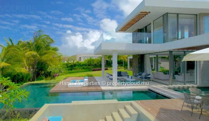 Stunning Luxury Villa for Sale – Golf Course Community, East