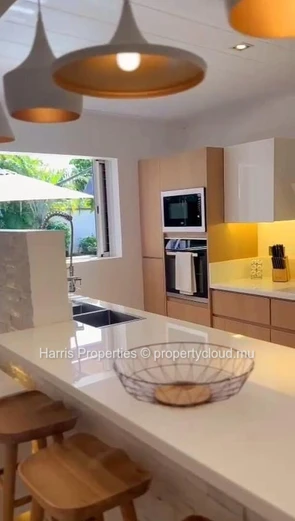 For sale modern villa in Grand Baie (Sole Mandate)