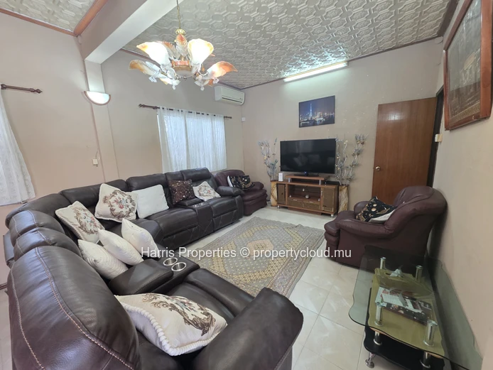 Bel appartement au rez-de-chaussée à louer à Bain Bœuf