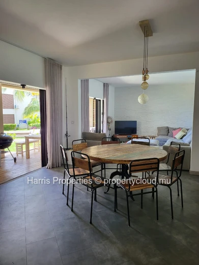 Appartement en rez-de-chaussée en bord de mer – Flic en Flac (Mandat exclusif)