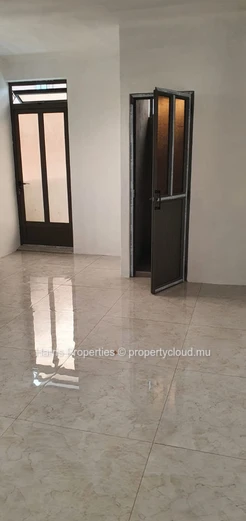 Commercial spaces for rent in Port-Louis