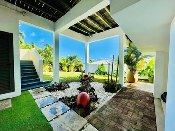 5 Bedroom Villa