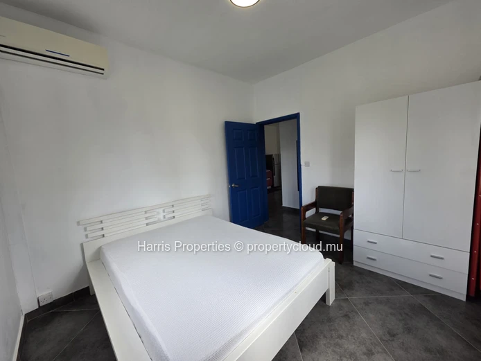 Modern first floor apartment for rent in Pereybere