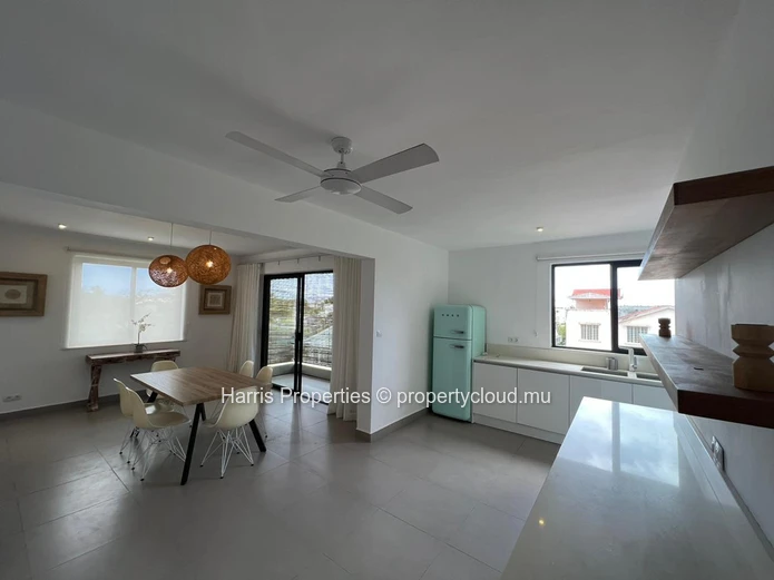 Charming second-floor apartment for sale in Pereybere