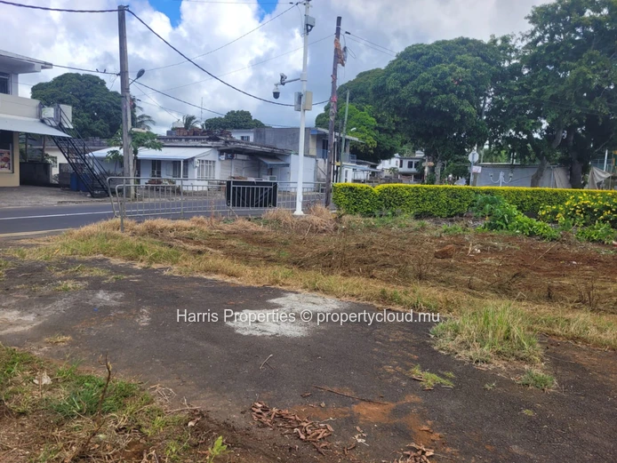 FOR SALE – Exceptional Commercial Lot in Belle Vue Maurel