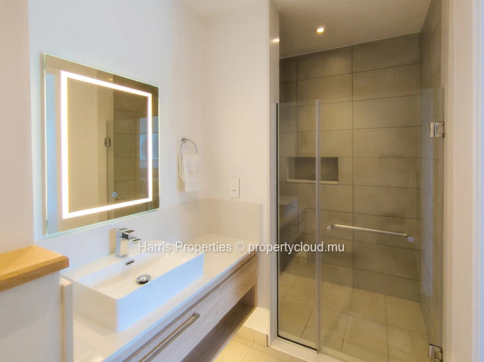 Elegant Ground Floor Apartment for Rent in Grand Gaube
