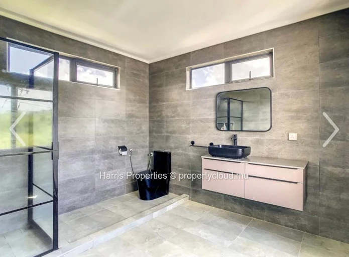Maison spacieuse à vendre - Grand Gaube