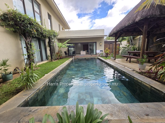 Cozy and luxurious villa for rent in a secure and calm residence in Pereybere 