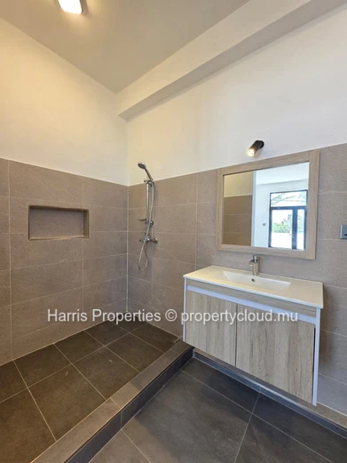FOR SALE – New beautiful villa in Grand Gaube (Sole Mandate)