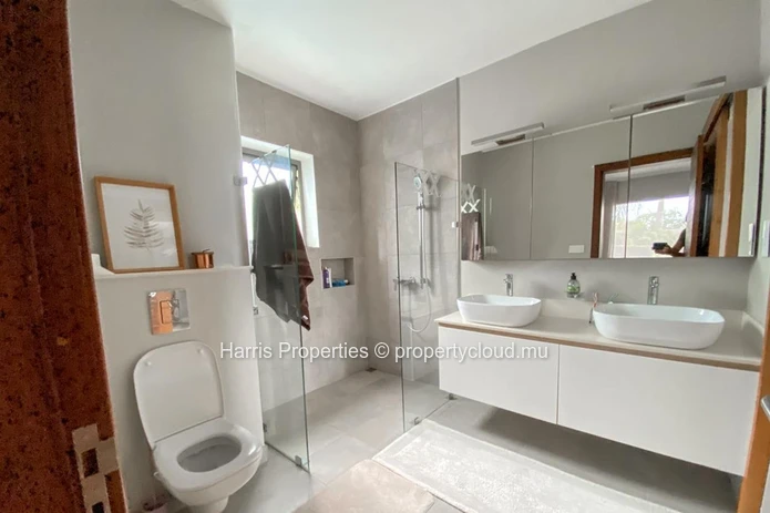 Exquisite high end villa for sale in Pereybere