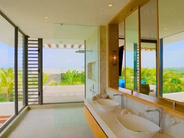 7 Bedroom Villa