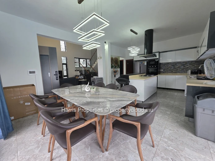 Villa moderne et luxueuse à vendre – Pereybere