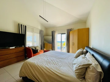 5 Bedroom Villa
