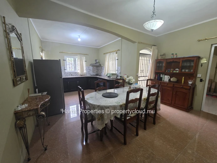 Grande maison individuelle à vendre dans un quartier sécurisé – Plaine des Papayes