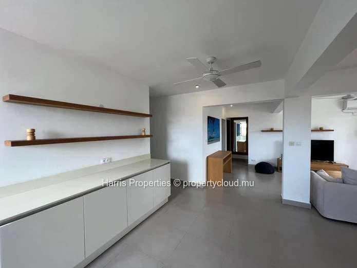 Charming second-floor apartment for sale in Pereybere