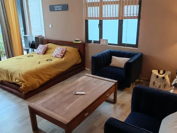 8 Bedroom House