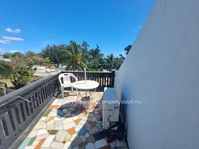 3 bedroom apartment for rent on the second floor in Cap Malheureux