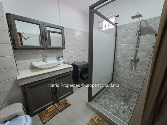 Magnificent Ground Floor Apartment for Rent in a Secure Residence, Pereybere