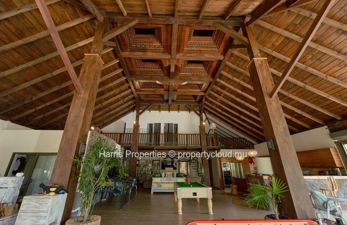 Magnifique villa RES de style balinais à vendre dans un complexe résidentiel sécurisé à Grand Baie