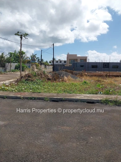 Land for Sale – Petit Raffray 