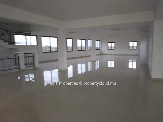 Commercial space for rent in Khoyratty