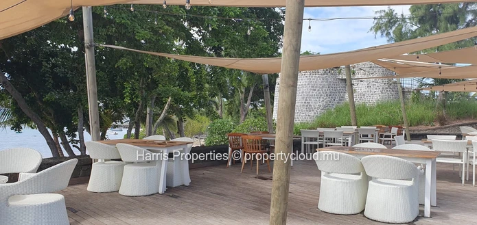 Beautiful penthouse with private rooftop for sale, in Cour Ambrée