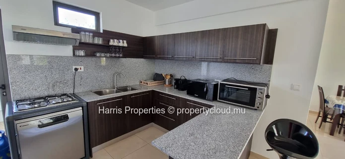 New modern duplex for rent in a secure residence with shared swimming pool in Pereybere