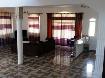7 Bedroom House