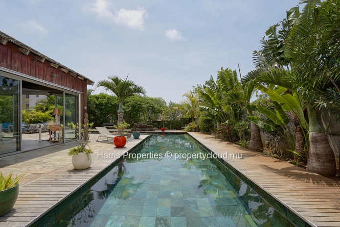 Magnifique villa RES de style balinais à vendre dans un complexe résidentiel sécurisé à Grand Baie